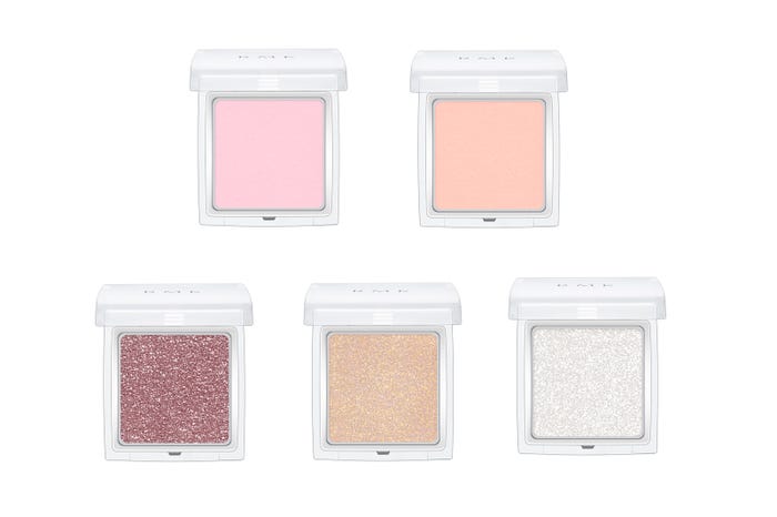 「RMK インジーニアス パウダーアイズ N」(上段左から)“20 ペールピンク”、“21 ミルキーコーラル”(下段左から)“23 レッドブラウン”、“22 パーリーベージュ”、“24 シャイニーホワイトシルバー”/画像提供:RMK