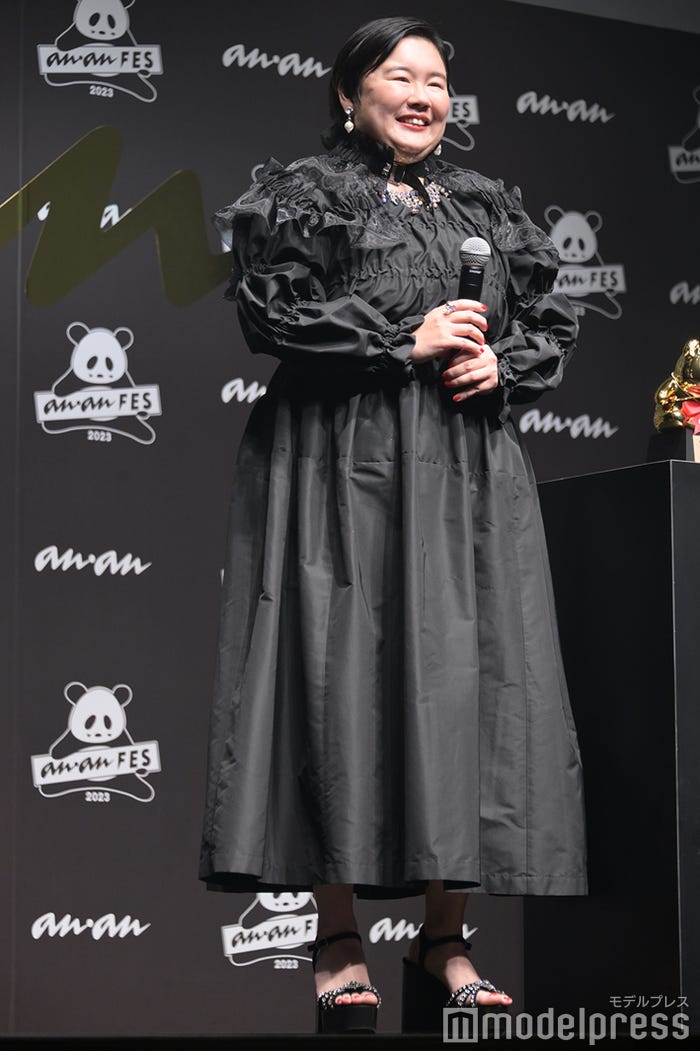 やす子(C)モデルプレス