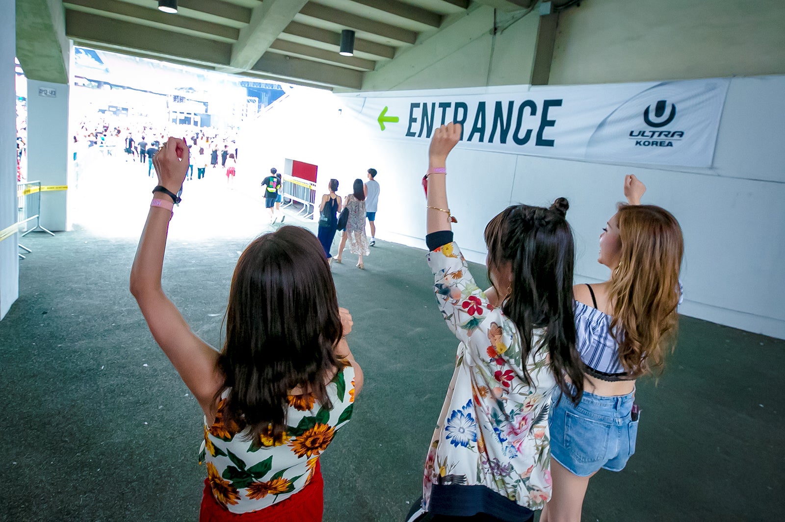 メインステージへ（提供写真）