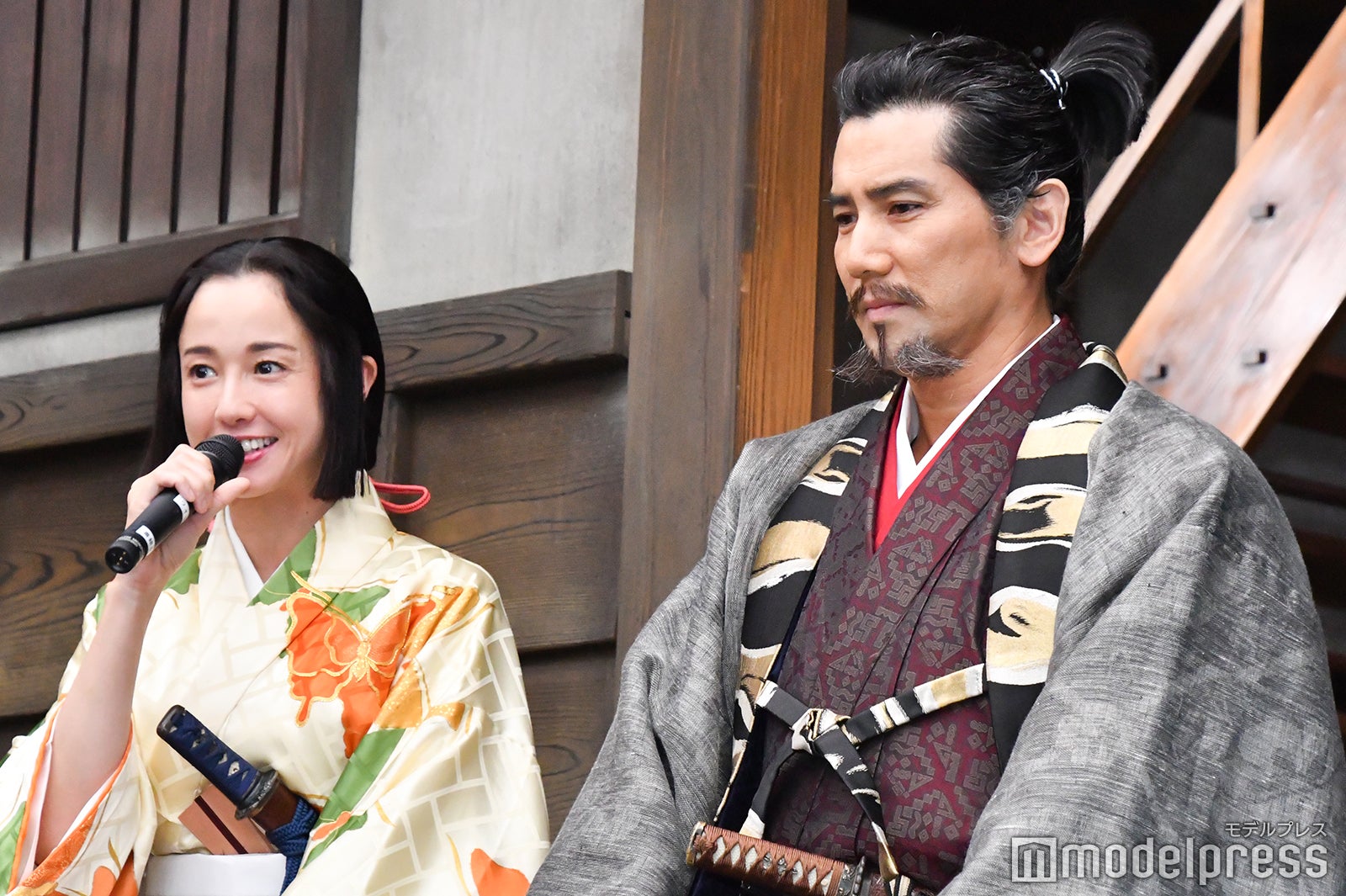 沢尻エリカ、本木雅弘 （C）モデルプレス