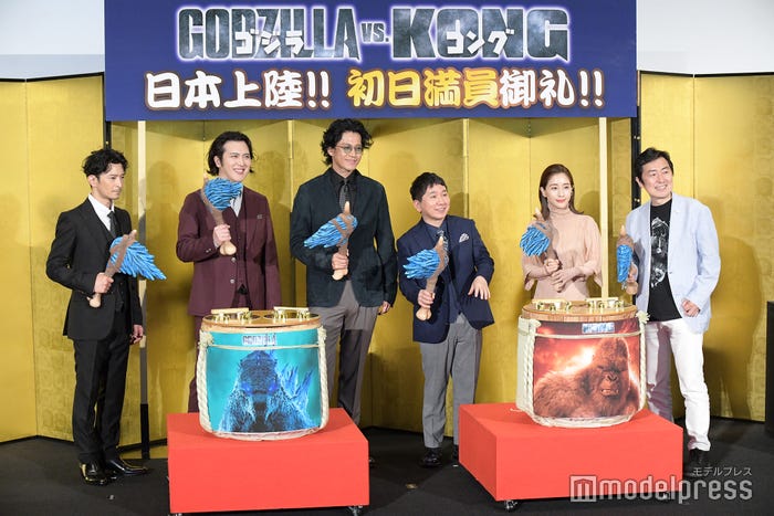 (左から)津田健次郎、尾上松也、小栗旬、田中裕二、田中みな実、笠井信輔