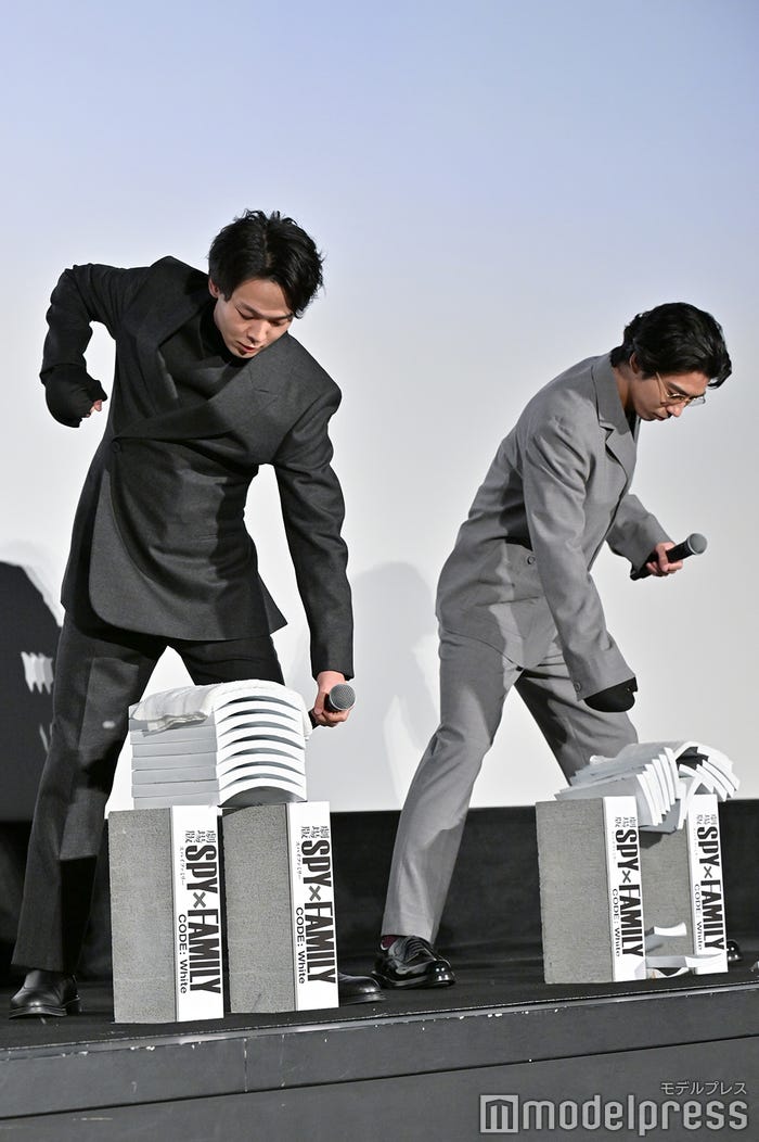 中村倫也、賀来賢人(C)モデルプレス