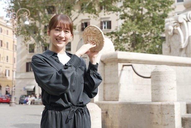 綾瀬はるかがイタリアでピザ回し＆宮野真守が北海道でダーツの旅＜笑ってコラえて！SP＞ - モデルプレス