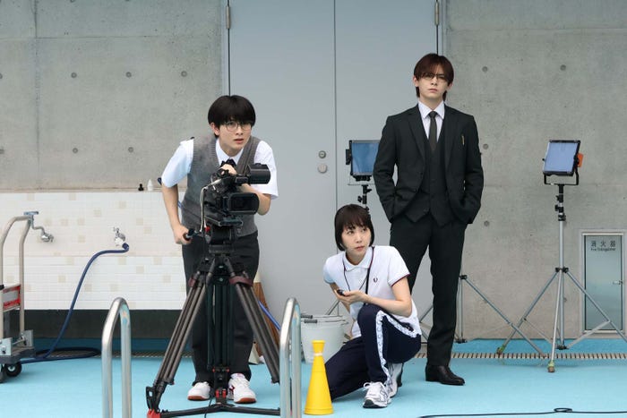 (左から)柏木悠、木南晴夏、山田涼介「ビリオン×スクール」第3話より(C)フジテレビ