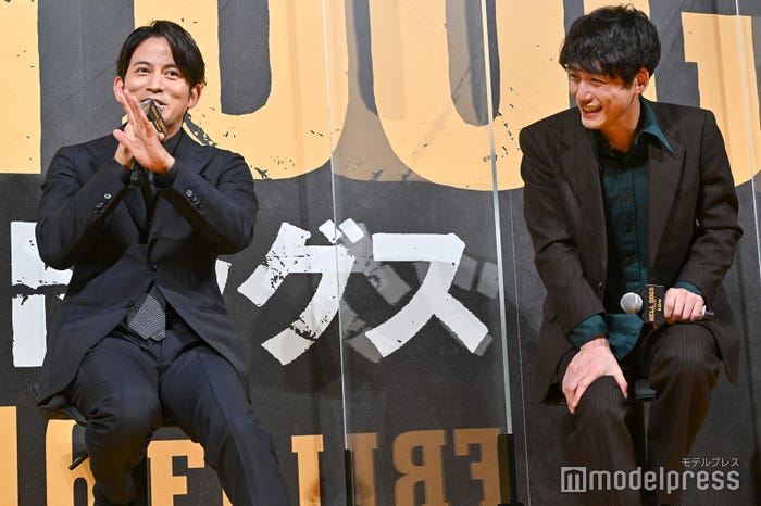 岡田准一、坂口健太郎 (C)モデルプレス