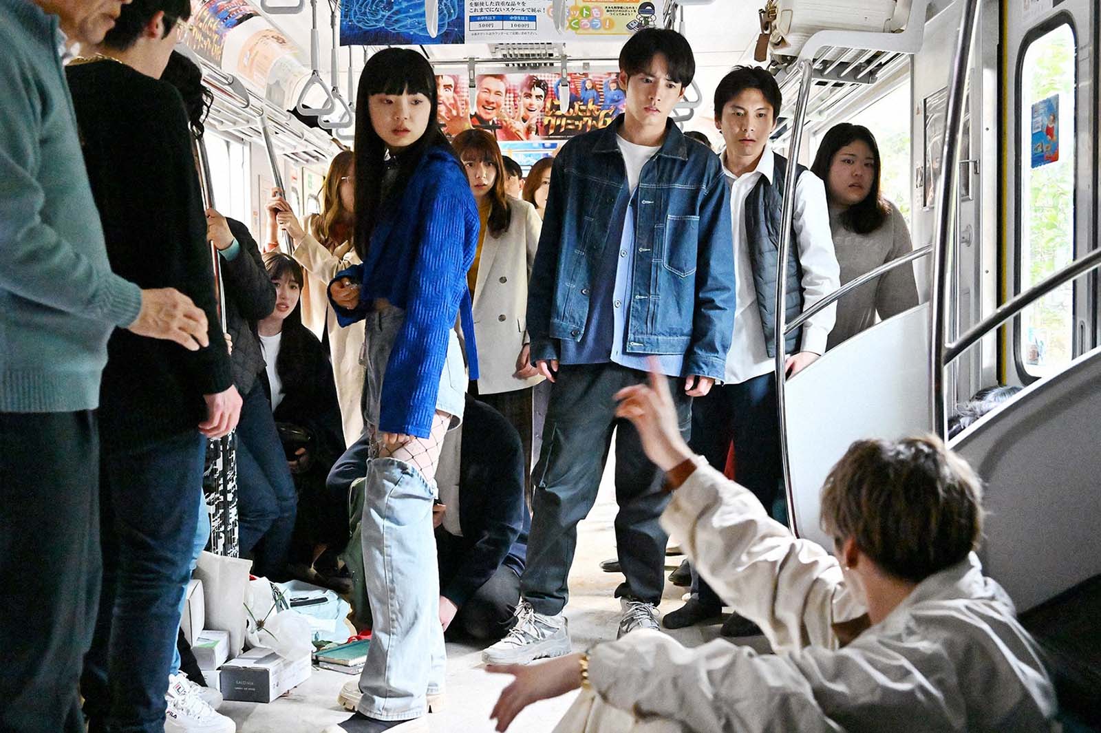 古川琴音、赤楚衛二、山田裕貴ら「ペンディングトレイン―８時２３分、明日　君と」第2話より（C）TBS