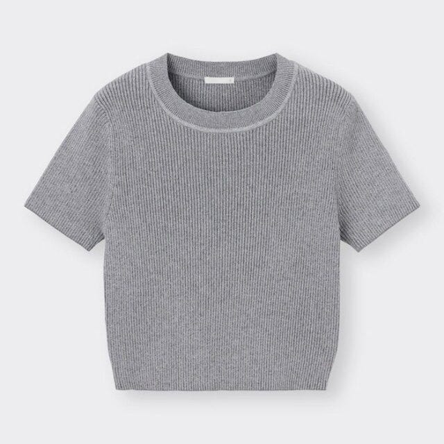 GU ラメトップス×カーゴパンツ 今っぽコーデ 涼し気 asuka イラスト GU ラメトップス×カーゴパンツ 今っぽコーデ 涼し気 asuka イラスト ラメクロップドセーター