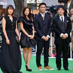 左から:伊藤歩、吉高由里子、高良健吾、沖田修一監督