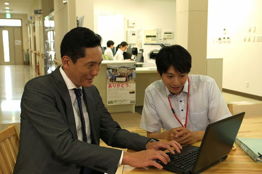 松重豊、向井理