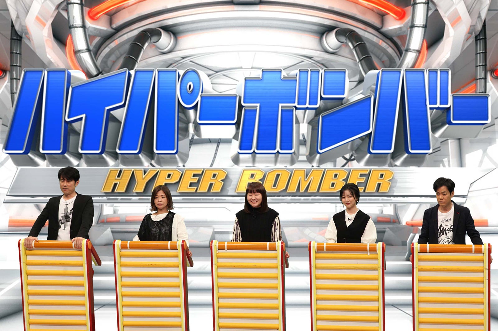 左から：原田泰造、大久保佳代子、吉住、佐久間みなみアナウンサー、名倉潤（C）フジテレビ