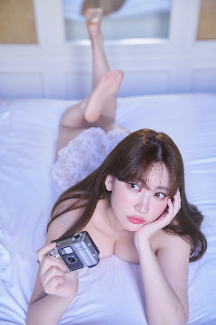 小嶋陽菜写真集「タイトル未定」(画像提供:宝島社)