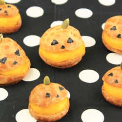 モデルプレス - ハロウィンスイーツ!濃厚かぼちゃクリームのおばけシュー