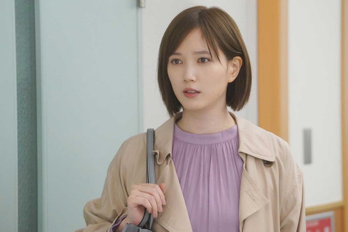 唯織に人知れず恋心を抱くヒロイン・甘春杏を演じる本田翼 (C)フジテレビ