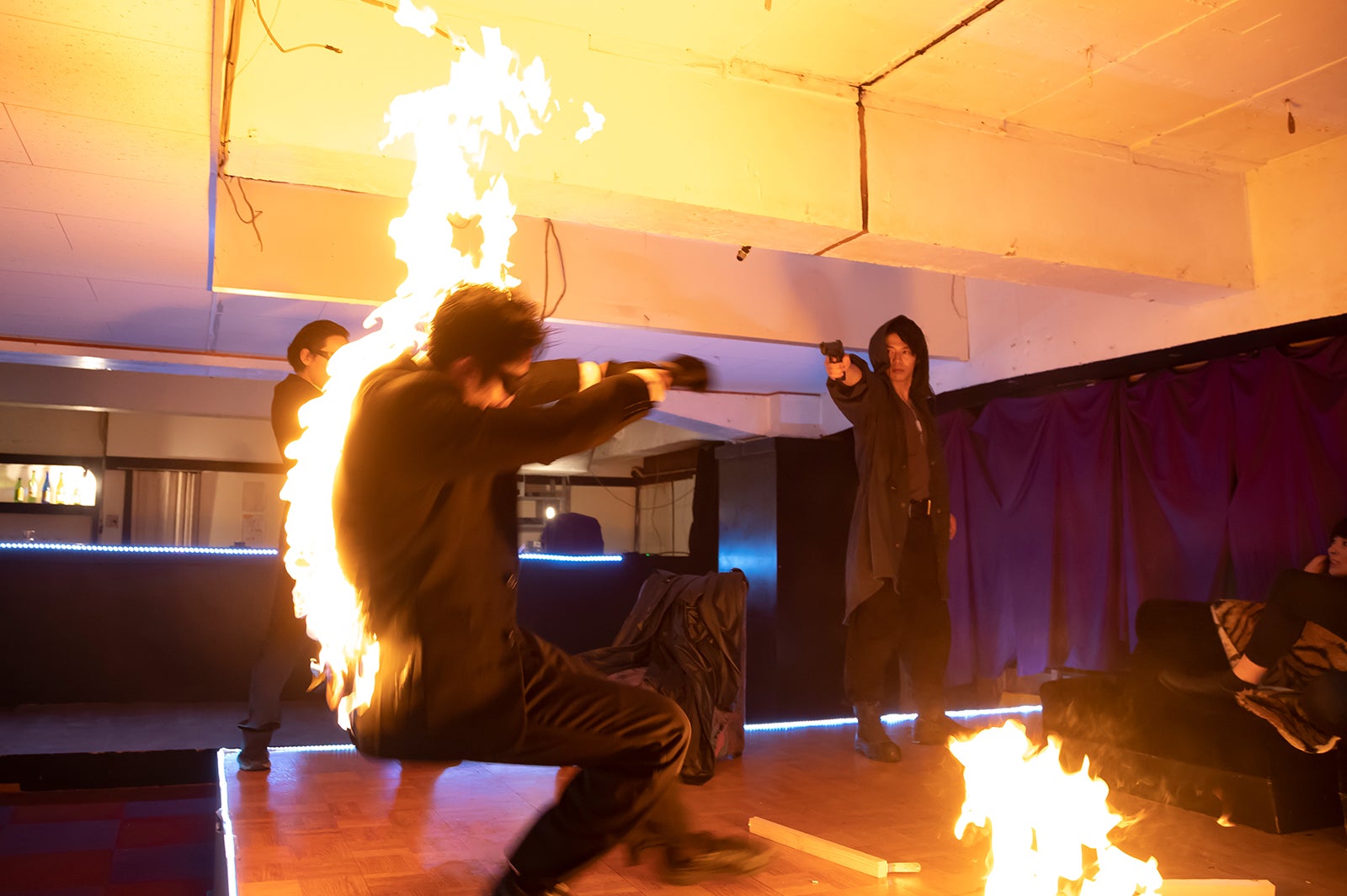 青柳尊哉 （C）「IRON GIRL FW」製作委員会