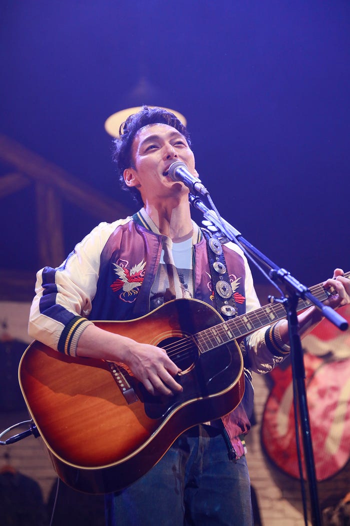 草なぎ剛/Photo:新保勇樹/11月27日公演