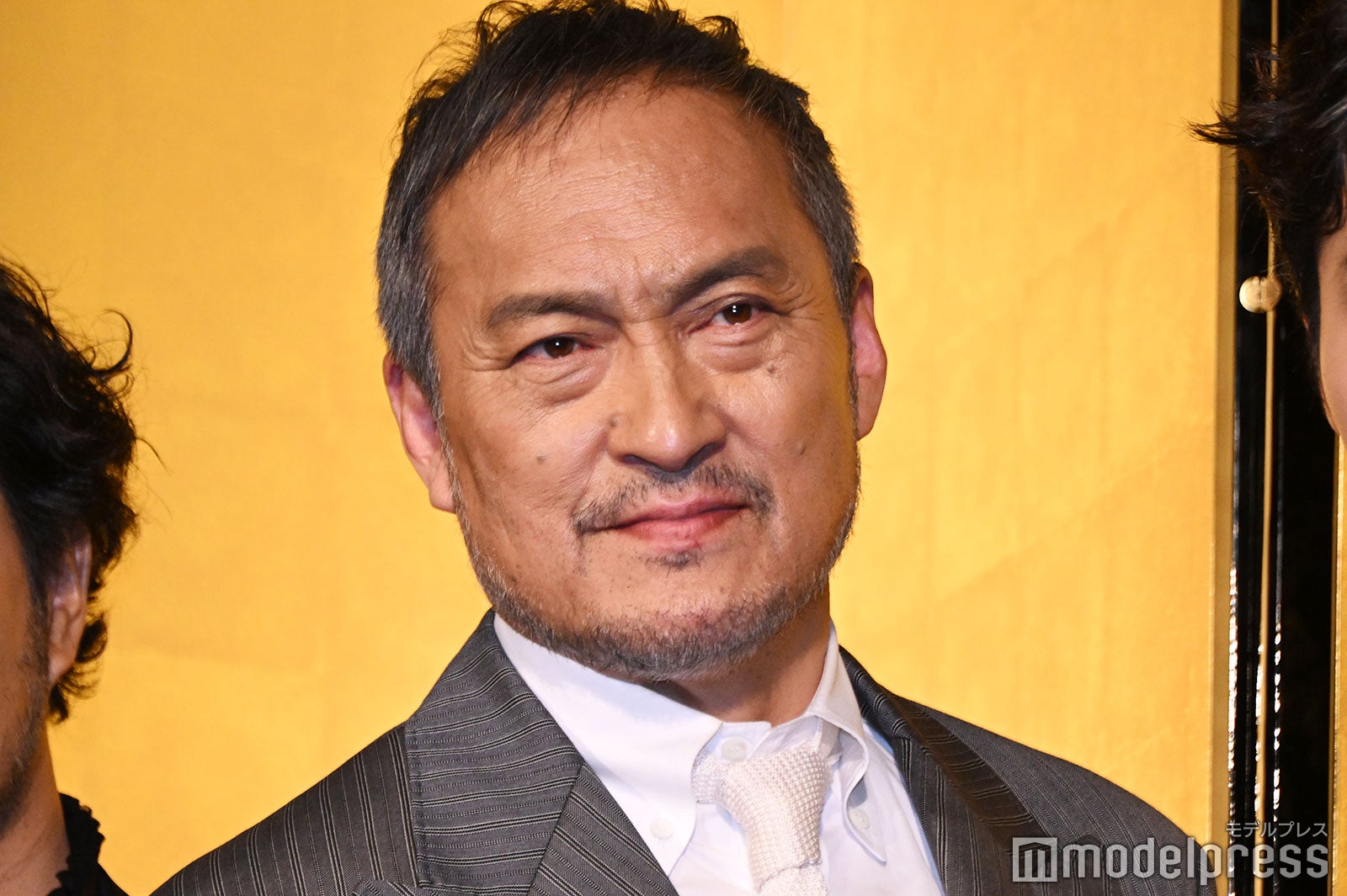 緊張する長尾謙杜を心配していた渡辺謙（C）モデルプレス