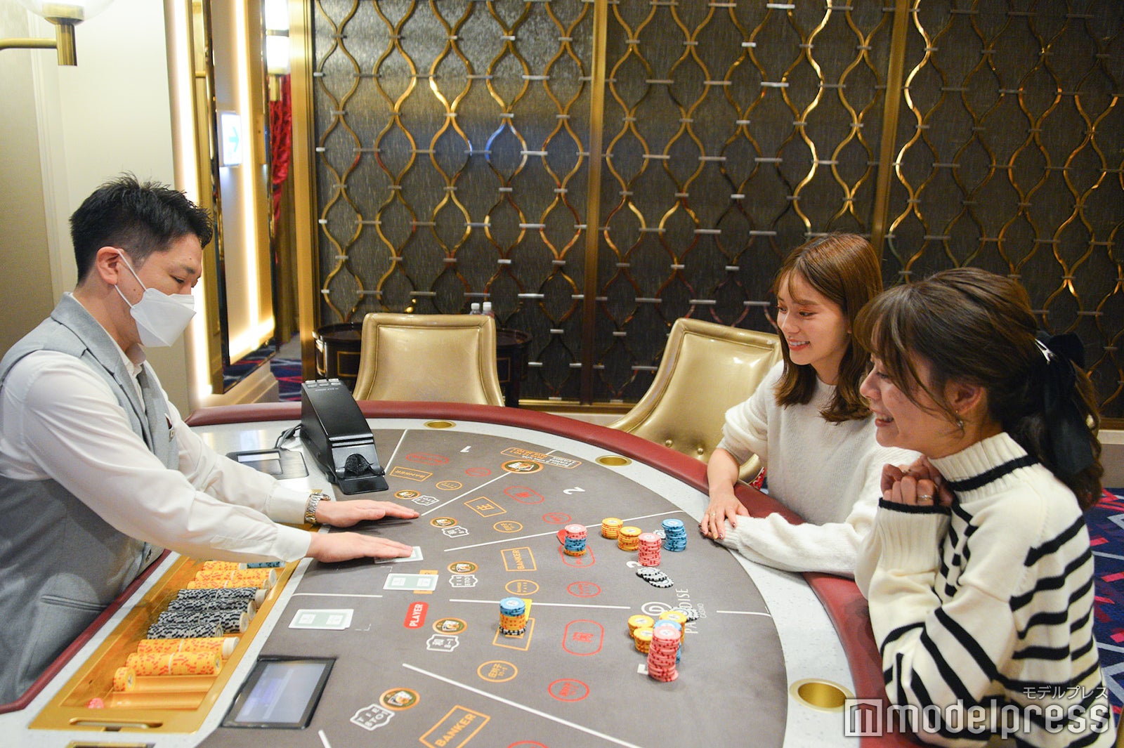 パラダイスカジノ（C）モデルプレス