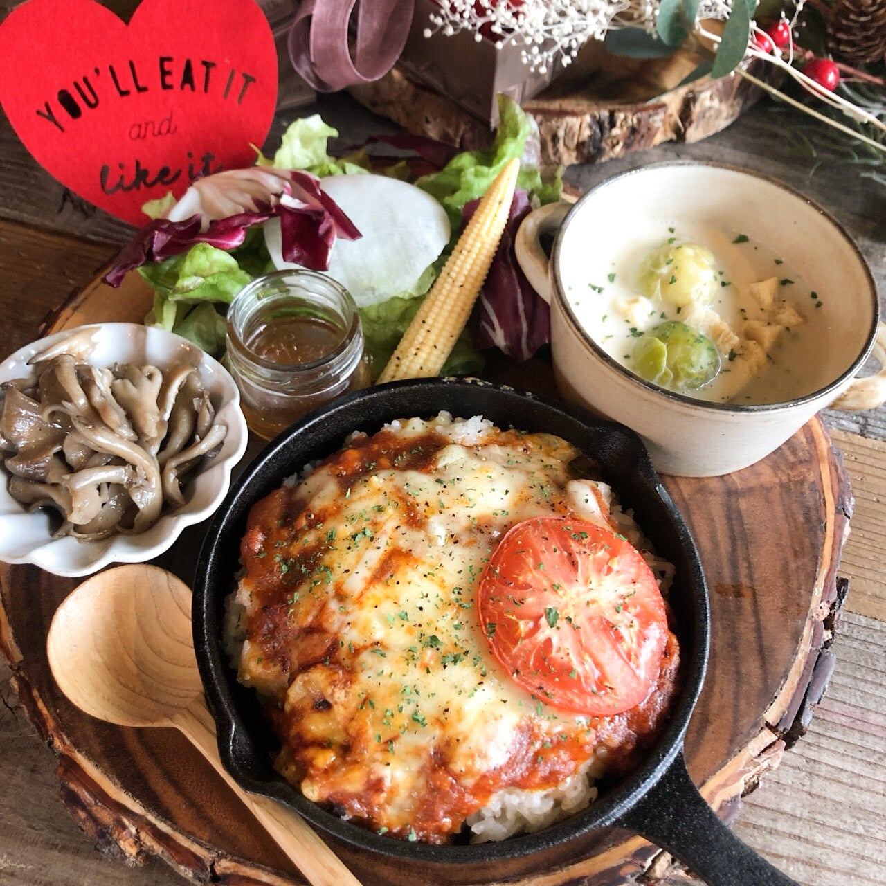 フードメニュー／画像提供：柏原歩