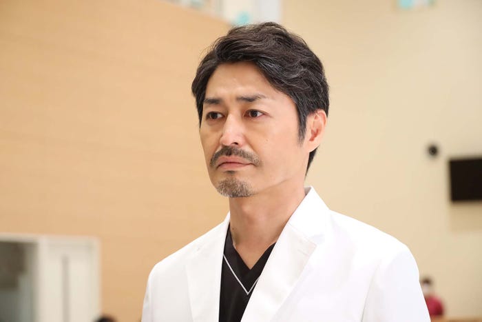 安田顕「PICU 小児集中治療室」第1話より(C)フジテレビ