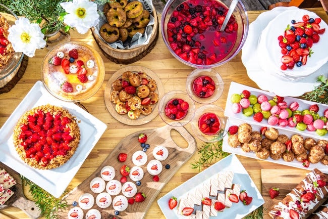 LUIGANS STRAWBERRY PICNIC ～あまおうオーダービュッフェ～／画像提供：THE LUIGANS Spa & Resort