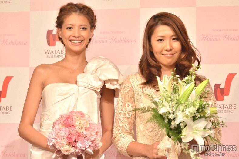 （左から）吉川ひなの、ウエディングデザイナーの立原綾乃さん