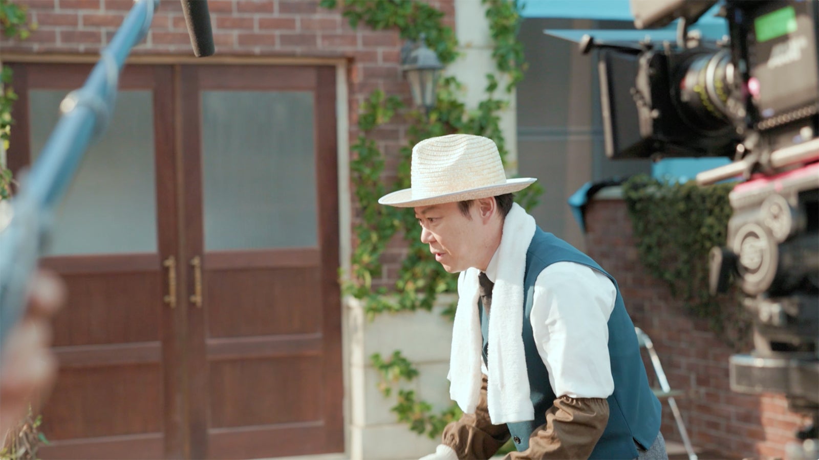 阿部サダヲ／新CM『CO2を減らすために』篇メイキングより （提供写真）