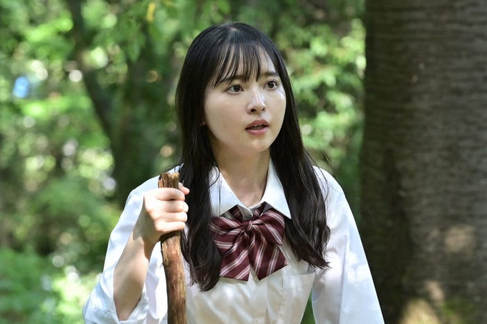 飯沼愛(C)「パパとムスメの7日間」製作委員会