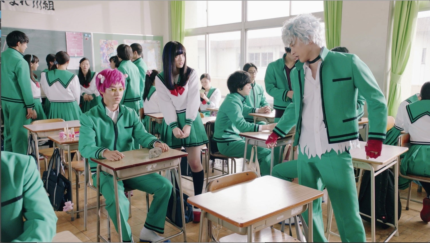 カオス状態（C）麻生周一／集英社・2017映画「斉木楠雄のΨ難」製作委員会