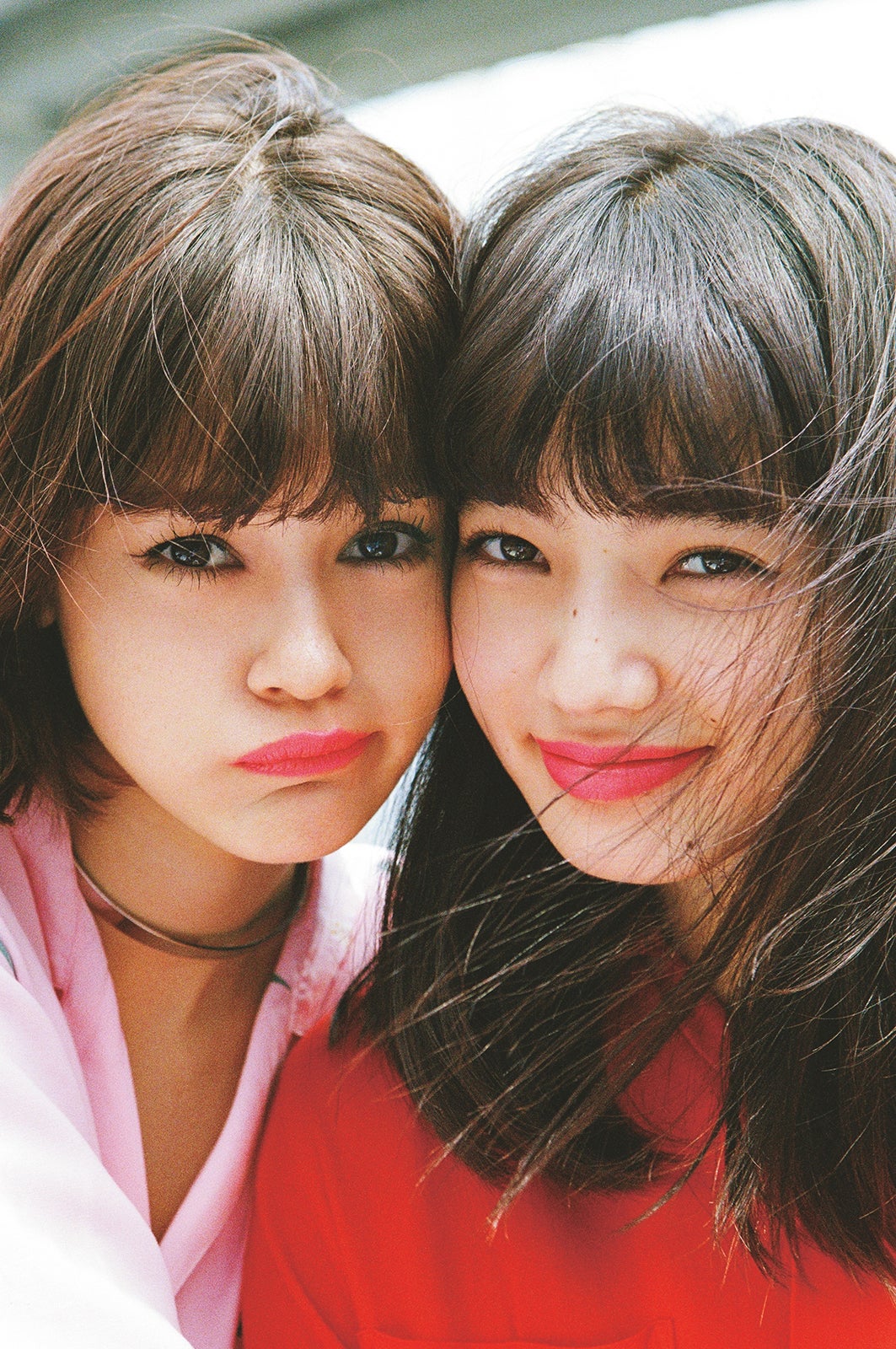 emma、小松菜奈／「ViVi」9月号より（画像提供：講談社）