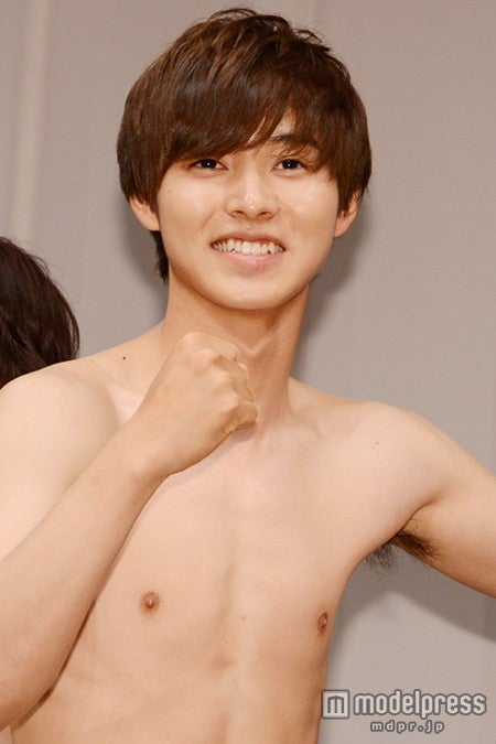 山崎賢人 水着で 肉体美 生披露 生まれたまんまの感じ モデルプレス 山崎賢人 水着で 肉体美 生披露 生まれたまんまの感じ モデルプレス