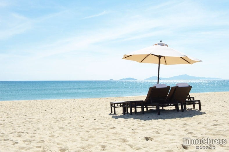 ダナンビーチ。うっとりするような美しい海と、“ホワイトサンズ”と呼ばれる白砂のビーチが続く