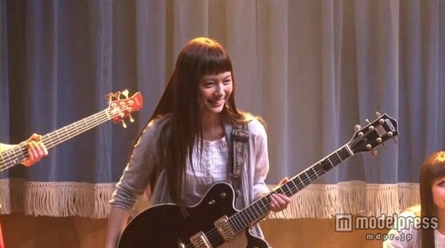 宮崎あおい、ガールズバンドを結成か！？