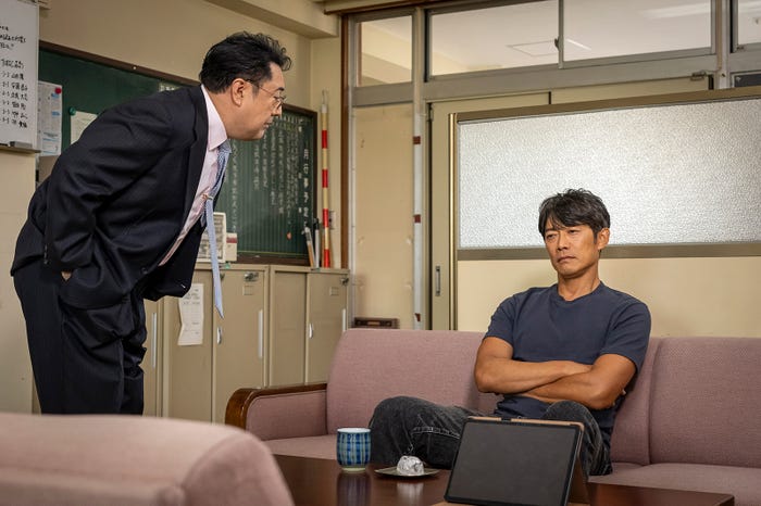 反町隆史、小手伸也(C)カンテレ