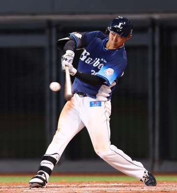 「ついに覚醒か！？」かつての甲子園イケメンスターが西武移籍後初アーチ含む4安打 高卒ドラ1→現ドラ移籍 ファン「1回の大活躍じゃだめだぞ！」