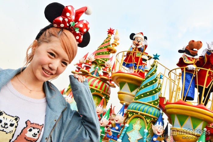 「ディズニー・サンタヴィレッジ・パレード」/モデル:河西里音