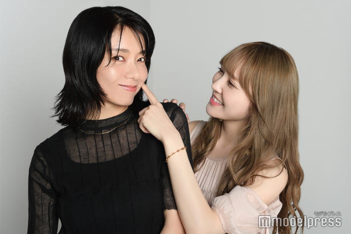 森カンナ、加藤史帆(日向坂46)(C)モデルプレス