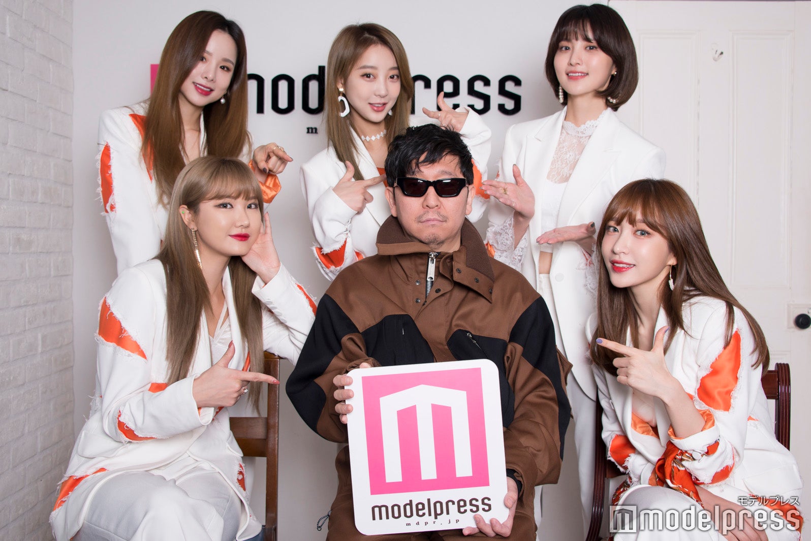 （左上から）ソルジ、ヘリン、ジョンファ、LE、☆Taku、ハニ（C）モデルプレス