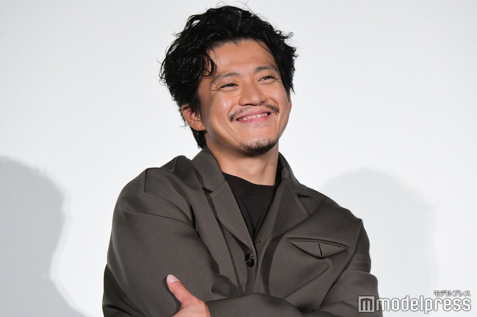 小栗旬 （C）モデルプレス