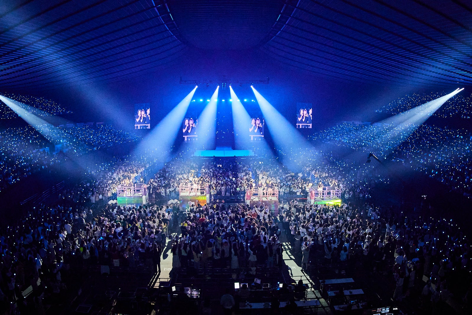 「2024 ME:I LAUNCHING SHOW ME:ICONIC 追加公演」（C）LAPONE GIRLS