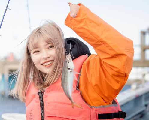 古関れん、話題の釣りガールに アジ釣りに挑戦