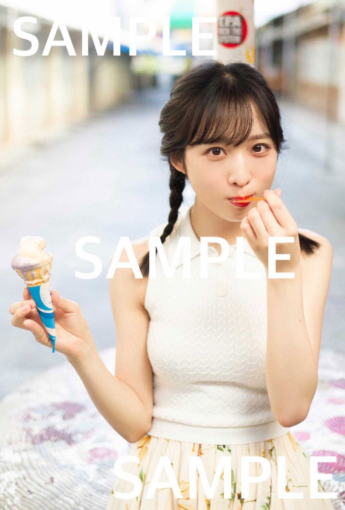 小栗有以1st写真集「君と出逢った日から」特典タワーレコード(C)撮影:細居幸次郎