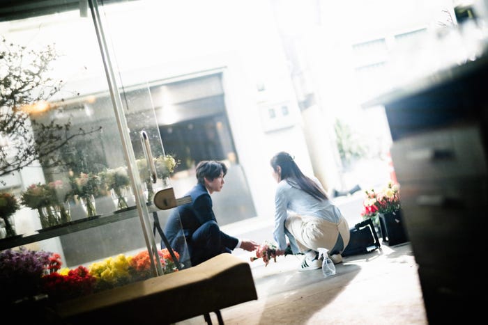 阿部顕嵐、梅澤美波「失恋カルタ」第1話(C)「失恋カルタ」製作委員会・MBS