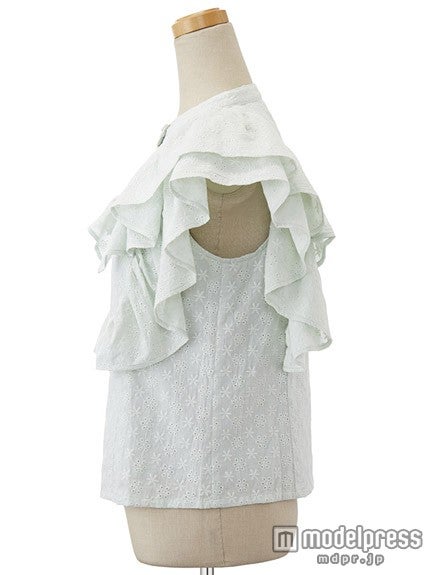 フリルショルダーレースブラウス「Supreme.La.La.」11,664円(税込)