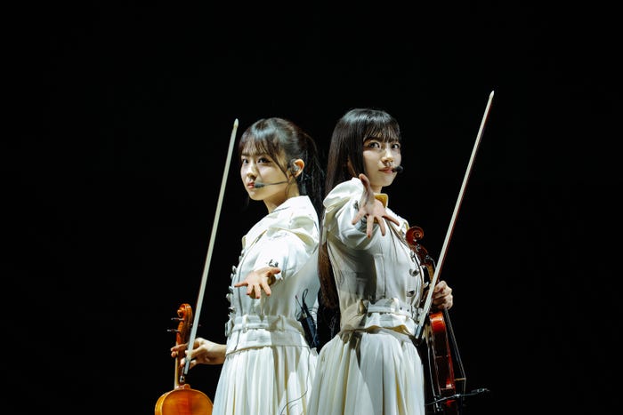 松本和子、佐藤愛桜/櫻坂46「四期生 First Showcase」撮影:上山陽介