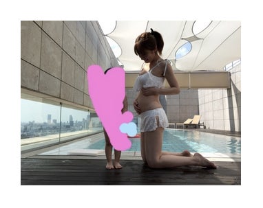 妊娠5ヶ月の熊田曜子 ふっくらお腹でビキニ姿を披露 モデルプレス