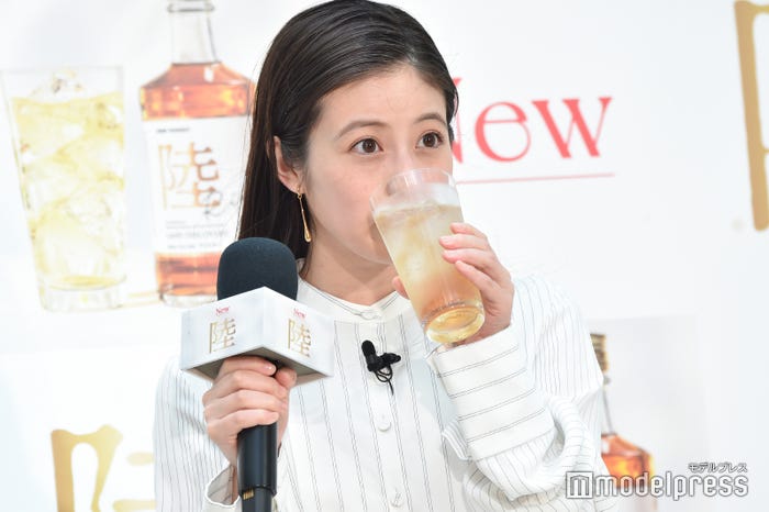 デコ出しスタイルの今田美桜(C)モデルプレス