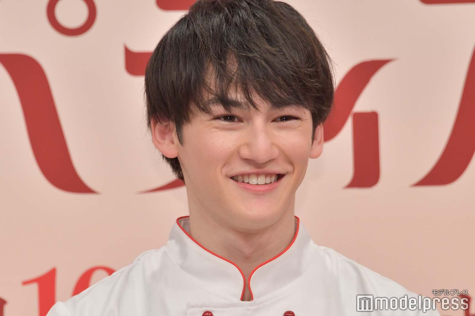 パース・ナクン（C）モデルプレス