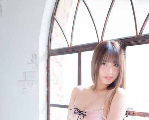 高梨瑞樹、下乳がキュートな水着姿披露 「GIRLS graph.002」誌面カット解禁