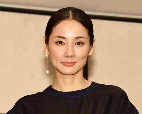 “年齢非公表”吉田羊、歴代最年長で「新人賞」受賞「過去の最高年齢は…」