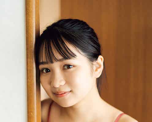 “ミニグラの新星”池本しおり、豊満バスト際立つ花柄ビキニ姿にうっとり